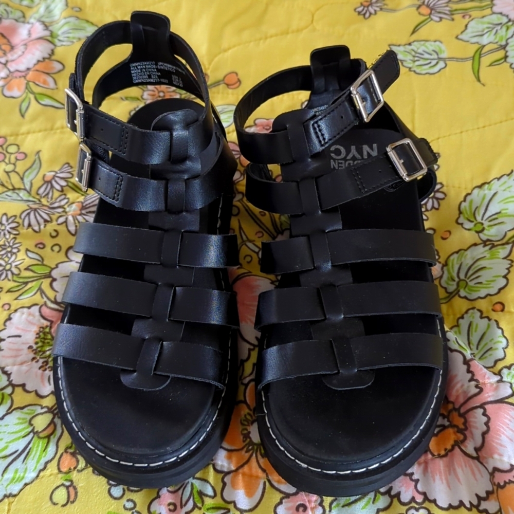 Black Madden Girl Size 3 Sandals-worn once